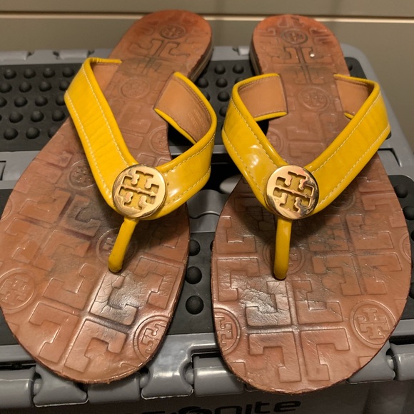 Tory Burch sandal - Picture 2 of 3
